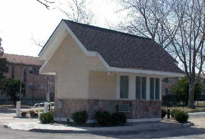 Photo of front of Guard Booth at Artist Lake Condominiums